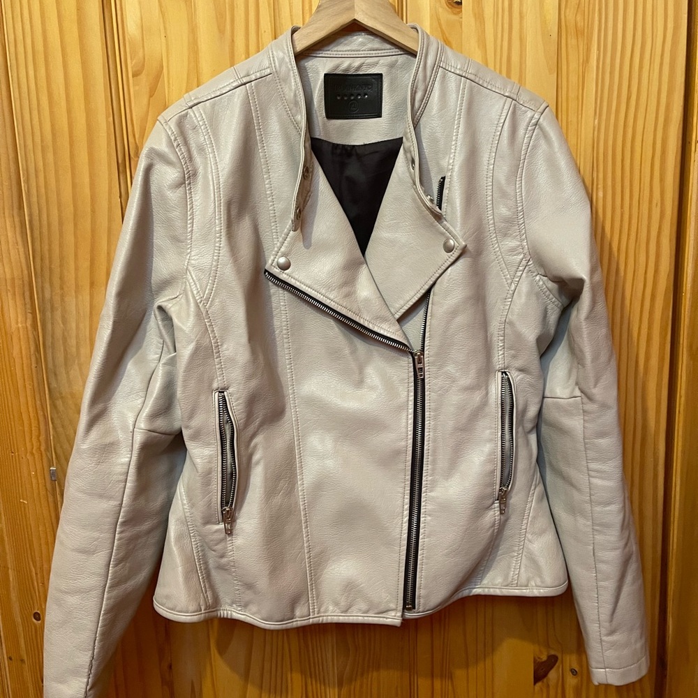 Beautiful, Gently Worn Leather Jacket!